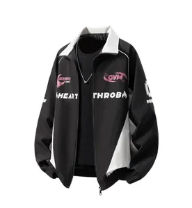 Herren Stehkragen Motorradjacke in Übergröße, streetwear bedruckte Jacke in schwarz und weiß.