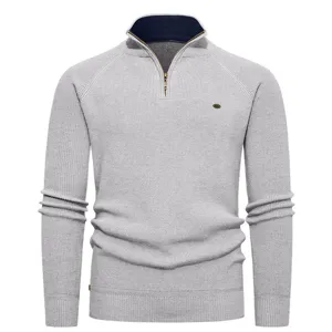 Maglione uomo grigio a coste verticali con collo alto e mezza zip, maglieria casual