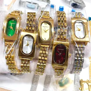 Detailansicht rechteckiger Damen Quarzuhren mit Metallarmband und verschiedenen Zifferblättern.