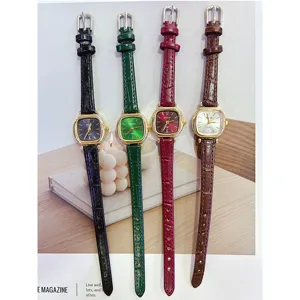 Elegante reloj de cuarzo cuadrado vintage con correa de piel de cocodrilo para mujeres.