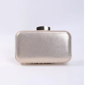 Champagner Gold Abendtasche Clutch mit Perlen und Metallverschluss für Damen elegantes Kleid.