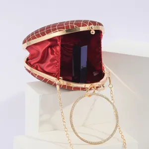 Rote Glitzer Abendtasche mit funkelndem Strass Ringgriff und Goldkette für Damen Party.
