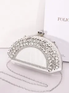 Sac de soirée éventail étincelant en strass avec bandoulière chaîne métal pour fête femme.