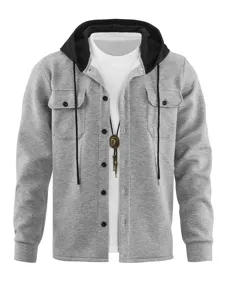 Chemise homme grise jacquard manches longues à capuche contrastée boutonnée en détail.