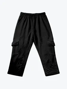 Detail view of black casual cargo pants featuring elastic waist and multiple pockets.