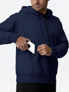 Sweat à capuche zippé d'hiver pour homme en molleton avec détail de poche fonctionnelle.