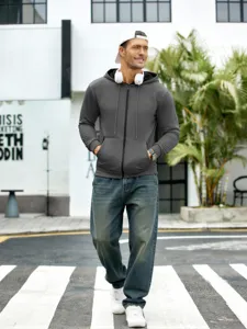 Sweat zippé homme doublé polaire pour hiver, veste à capuche confortable et décontractée.