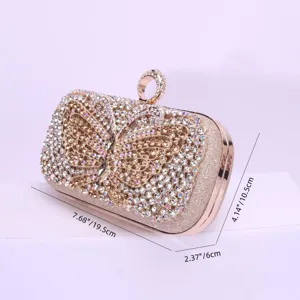 Strass Schmetterling Clutch Detail, mit funkelnden Kristallen und elegantem Ringverschluss.