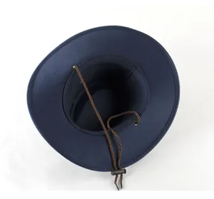 Vista detallada del sombrero de vaquero occidental azul oscuro con cordón trenzado marrón.