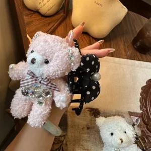 Süße Plüsch Bär Haarklammer mit Strass Schleifen und Karomuster für süße Mädchen Frisuren Alltag.