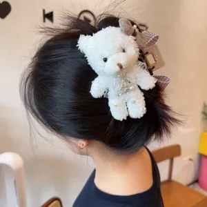 Süße weiße flauschige Bären Haarklammer mit Karoschleife und Strass für süße Mädchen.