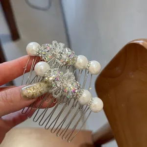 Peigne à cheveux strass nœud perle style coréen pour femmes élégantes, idéal coiffure.