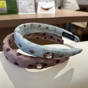 Stoffen haarband met polkadots en kristaldetail, schattig esthetisch haaraccessoire voor dames.