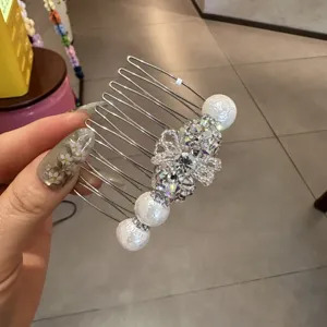Peigne à cheveux perle strass style coréen, accessoire élégant étincelant pour femmes.