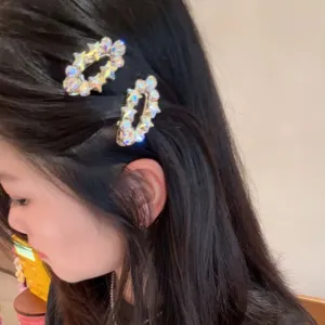 Crystal rhinestone hair clips for women, stylish sparkling side hairpins, sweet hair accessories.
