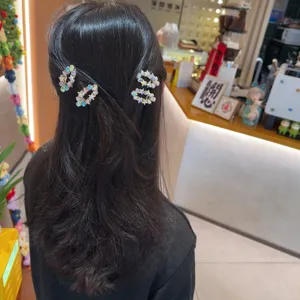 Korean crystal rhinestone hair clips sweet shiny duckbill side clips for women daily style