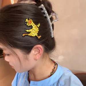 Cute rhinestone cartoon duck hair clip for women and girls, sparkling crystal side bobby pin for daily wear.