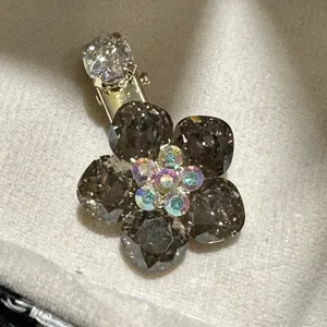 Pince à cheveux fleur de cristal douce coréenne, brillante barrette strass pour frange.