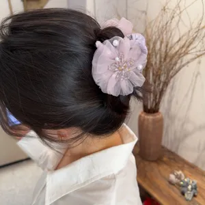 Rosa Netz Strass Blume Haarklammer, elegante Haifischklammer fuer Damenfrisur Detailansicht