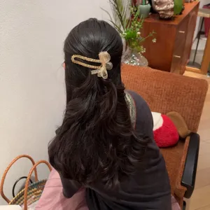 Fermaglio per capelli con fiocco in strass luminosi, elegante molletta per acconciature.