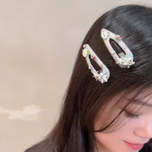 Korean ins-style sparkling hair clip with cute shell and starfish charms for daily wear beach.