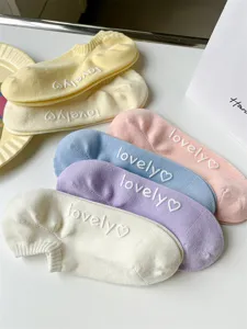 Lovely women's low-cut boat socks, breathable combed cotton casual invisible socks detail.