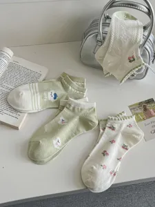 Floral green cotton socks for women, short tube spring summer pastoral sweet comfy boat socks.