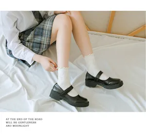 Schattige Japanse Lolita witte kanten halflange sokken met schattige roezels voor meisjes.