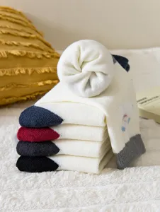 Thickened warm wool socks for women, cute cartoon bear pattern, color block mid-tube design.