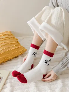 Thickened warm winter wool socks for women, cute cartoon bear mid-tube fleece socks.