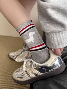Damen Wadenhohe Baumwollsocken süße Hunde Stickerei gestreift Mode lässige Strümpfe