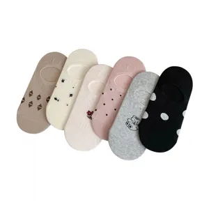 Women summer thin invisible boat socks set, breathable shallow mouth low cut ankle socks.