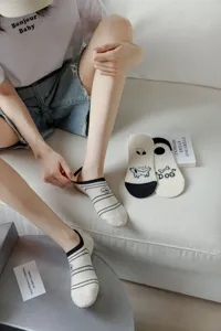 Women breathable beige boat socks with cute dog print anti slip casual cotton short socks