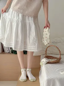Floral green cotton socks for women, sweet pastoral style short tube socks, breathable and soft.