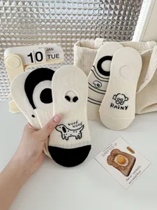 Summer breathable beige cute dog boat socks, cotton non-slip shallow invisible socks.