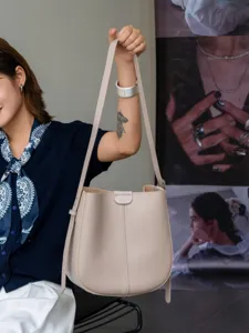 Elegance Leather Vintage Bucket Bag Women Fashion Casual Daily Crossbody Shoulder Bag Beige