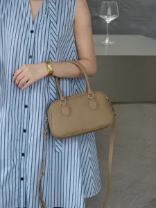 Sac à main Boston miniature en cuir véritable pour femme, élégant sac bandoulière.