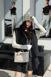 Top layer cowhide leather women shoulder crossbody handbag, retro style versatile daily bag.