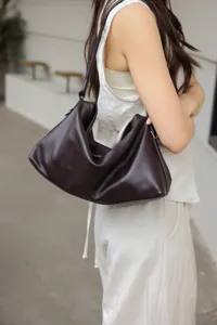 Borsa a tracolla hobo in vera pelle morbida da donna, borsa casual per il lavoro quotidiano.