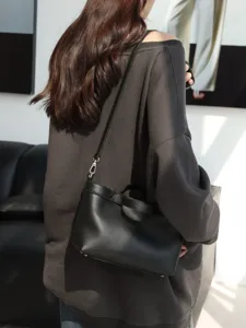 Top-layer cowhide leather women shoulder crossbody handbag stylish black daily purse