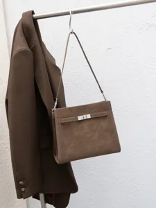 Bolso de hombro marrón retro para mujer, elegante bolso estilo Maillard con cierre de metal.