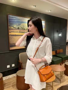 Summer 2025 new genuine leather women's messenger bag, vintage casual crossbody shoulder handbag.