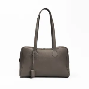 Graue Damen Handtasche aus Echtleder, klassischer Boston Shopper mit oberen Griffen.