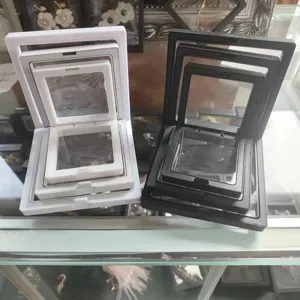 Transparente Schmuckschatulle mit 3D PE-Folie, schwebender Rahmen für Ringe und Ketten.