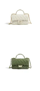 Elegante gesteppte Ledertasche mit Kettengurt und klassischem Steckschloss-Design.