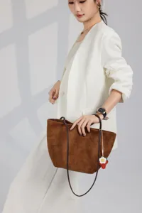 Genuine leather brown tote bag large capacity shoulder bag top layer cowhide women bag detail