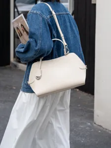 Genuine leather shoulder bag for women, high-end commuting handbag with large capacity.