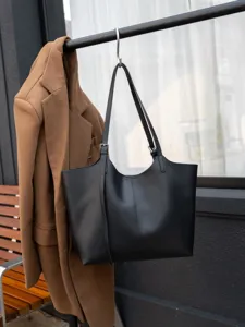 Sac cabas en cuir noir pour femme, grand sac épaule tendance pour le travail quotidien.