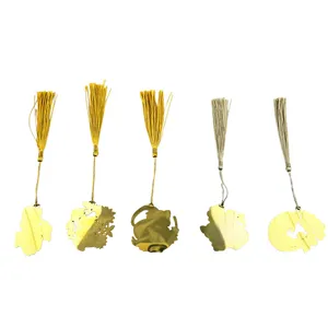 Exquisite metal cat bookmarks with elegant tassels, perfect literary student gifts and book accessories.