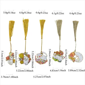 Cute metal cat bookmarks with tassels set, creative student gift and cultural souvenir.